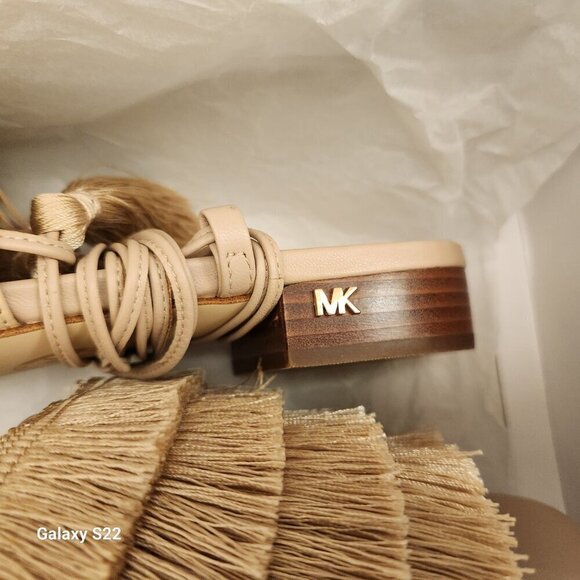 Michael Kors "Gallagher" Fringe Sandal Oyster flats. NIB. Size 5.5 - Picture 11 of 13